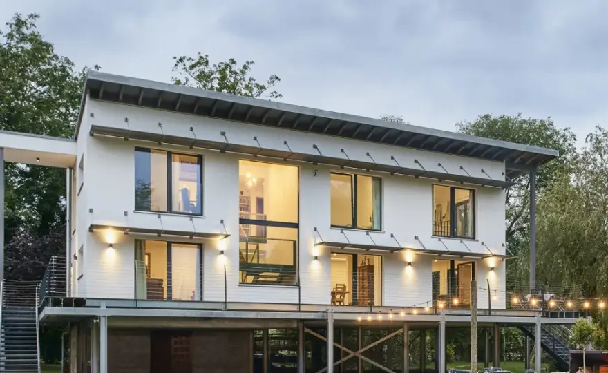 Haus auf Stelzen - Wann es sich lohnt & was es kostet