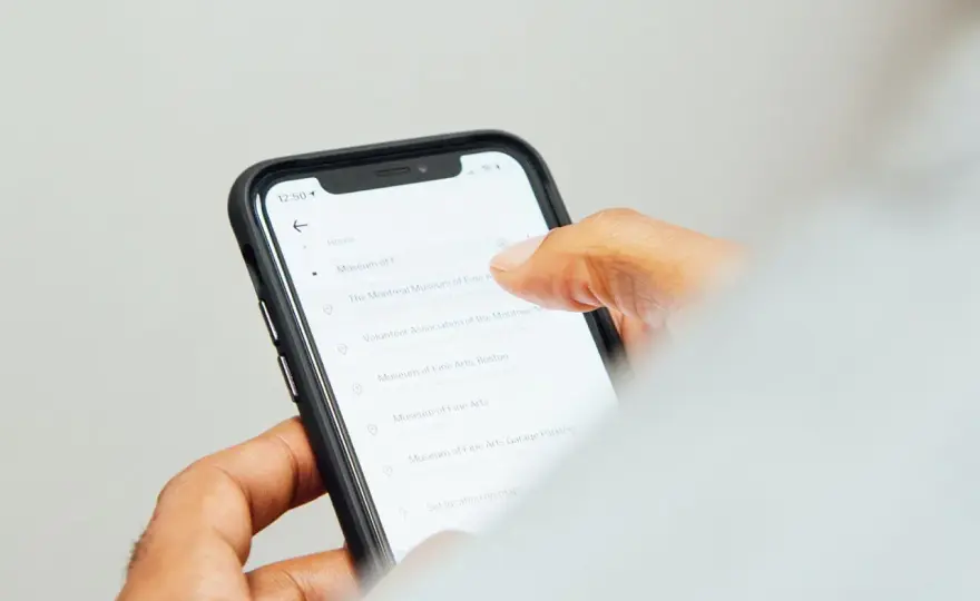 Gdzie jest antena NFC w iPhonie? Znajdź i płać bez problemu!