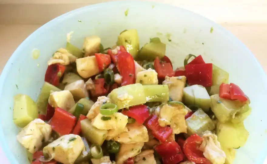 Salat mit Pesto - So wird er perfekt frisch statt zu schwer