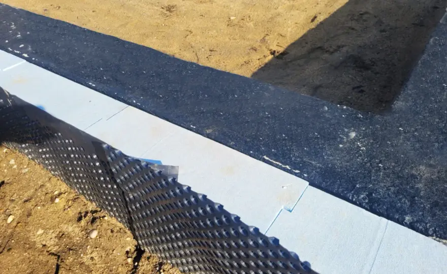 Jak ocieplić fundament styropianem – skuteczne metody i materiały