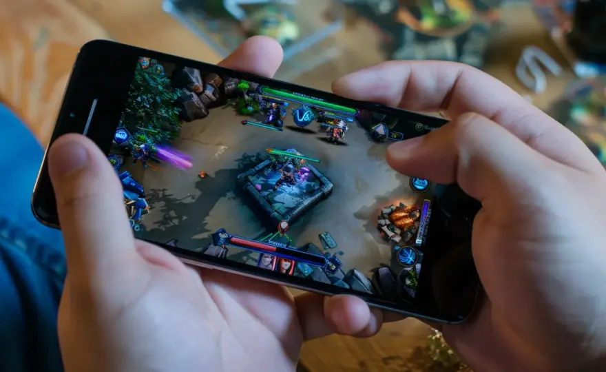 Najlepsze gry na iOS: 5 tytułów, które odmienią Twój smartfon