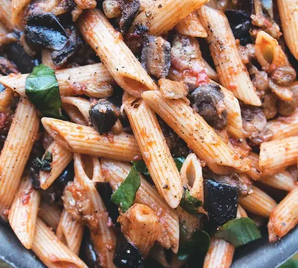 Penne z bakłażanem Jadłonomia – prosty przepis na pyszne danie