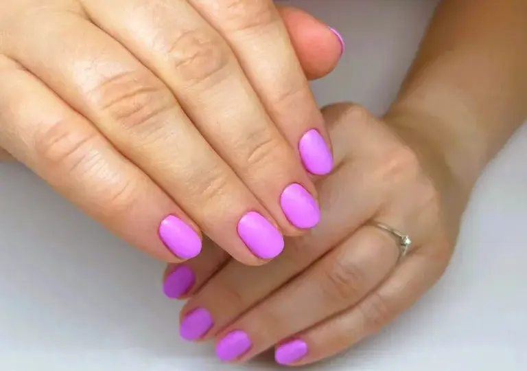 8 skutecznych sposobów, by hybryda nie odpadała - trwały manicure