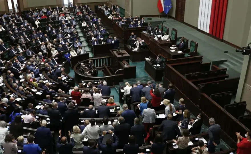 Ile posłów ma zjednoczona prawica? Zaskakujące fakty o Sejmie