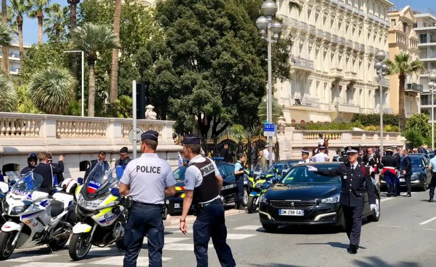 Czy w Nicei jest bezpiecznie? Sprawdź zagrożenia i bezpieczne miejsca