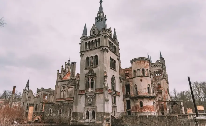 Zamek w Kopicach dawniej: tajemnice historii, właściciele i zapomniane detale architektury
