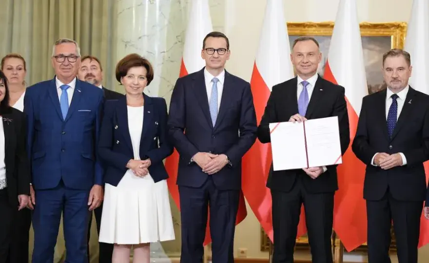 Czy ustawa emerytalna jest podpisana przez prezydenta? Sprawdź szczegóły.