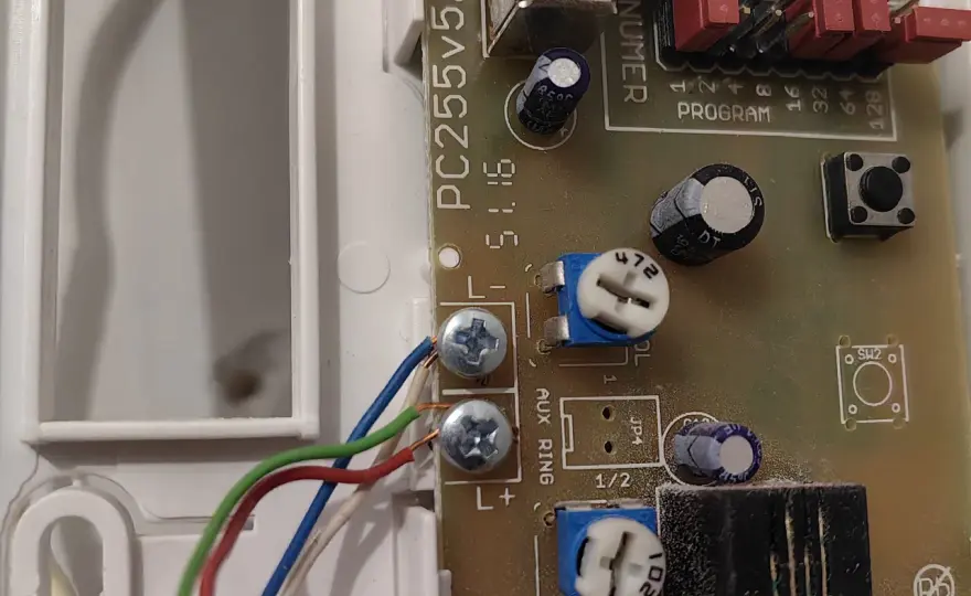 Jak połączyć przerwany kabel od domofonu: 7 skutecznych metod