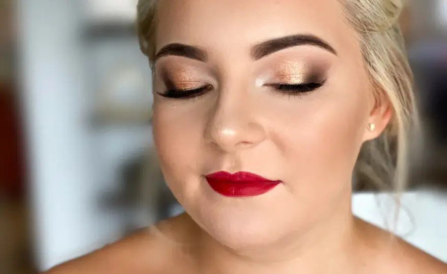 Makijaż na wesele: 10 stylizacji dla gościa - od subtelnych po glam