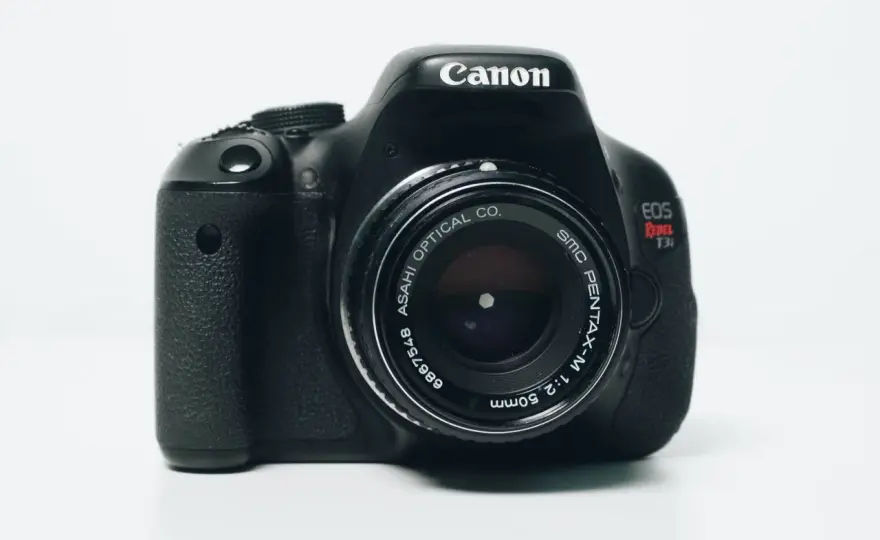 Jak szybko i bez problemów zgrać zdjęcia z aparatu Canon na komputer – poradnik krok po kroku