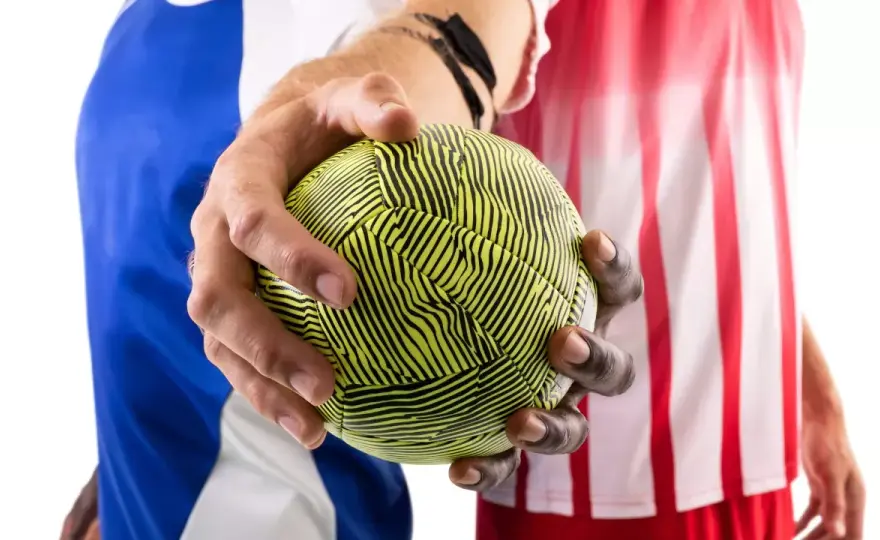 Ile waży piłka do piłki ręcznej? Poznaj wagi dla różnych grup