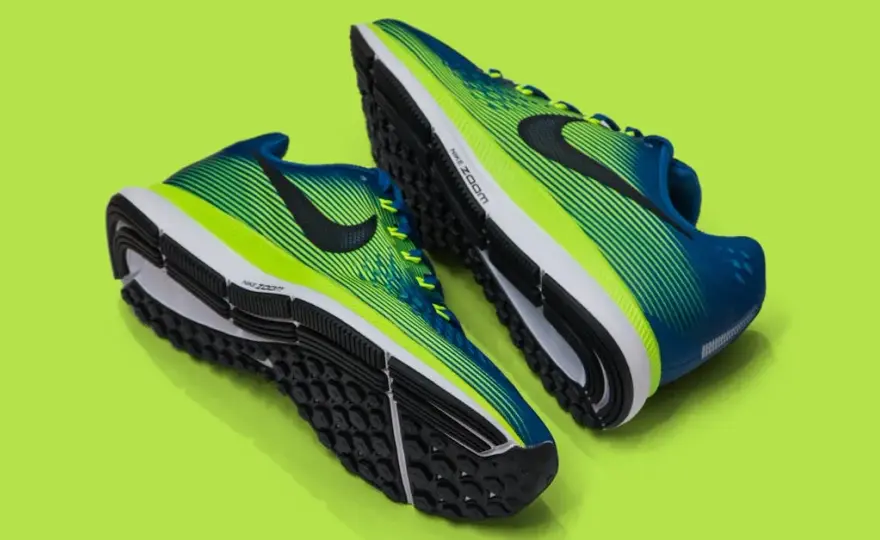 Nike: Kolekcje młodzieżowe i modne buty do kostki - Co wybrać?