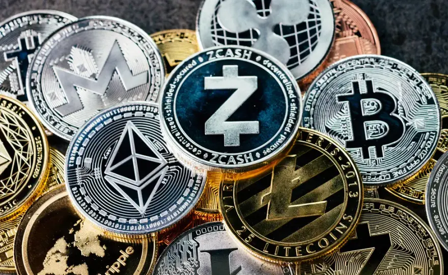 Kryptowaluty: Przyszłość finansów czy ryzykowna gra?