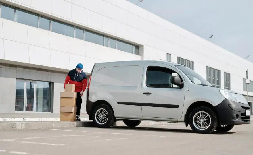 Wynajem busa – ułatwienie dla firm i osób prywatnych
