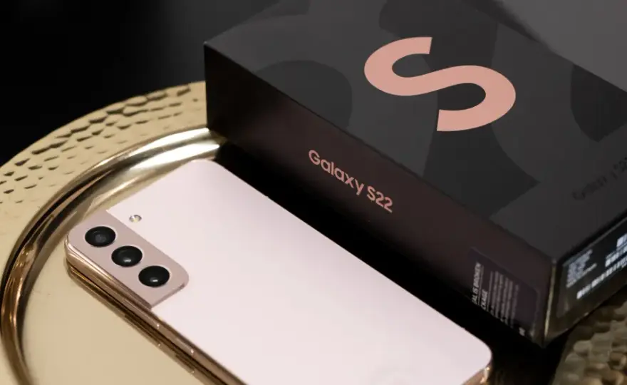 Samsunga Galaxy S22 recenzja: czy warto go kupić? Wady i zalety