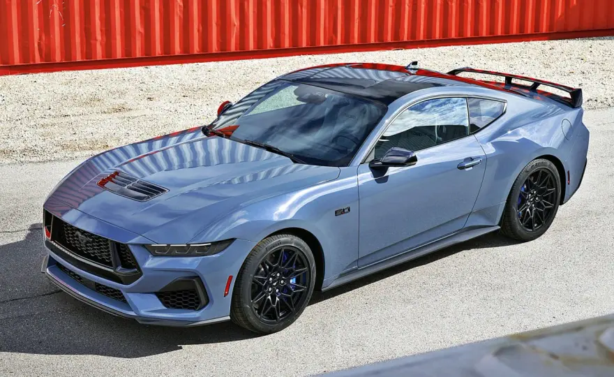 Ford Mustang - jaki silnik wybrać do amerykańskiej legendy? Porównujemy