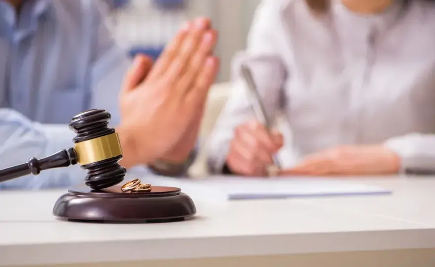 Jak wygląda rozprawa o dział spadku? Kluczowe informacje i wskazówki