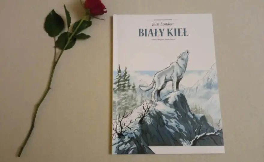 Recenzja książki Biały Kieł – odkryj głębię relacji człowieka z wilkiem