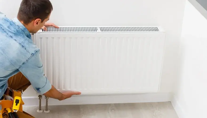 Ile za montaż grzejników? Sprawdź ceny i ukryte koszty instalacji