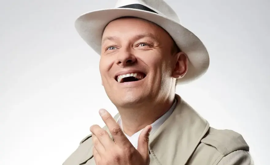Adam Sobierajski tenor - biografia, osiągnięcia i niezwykłe występy