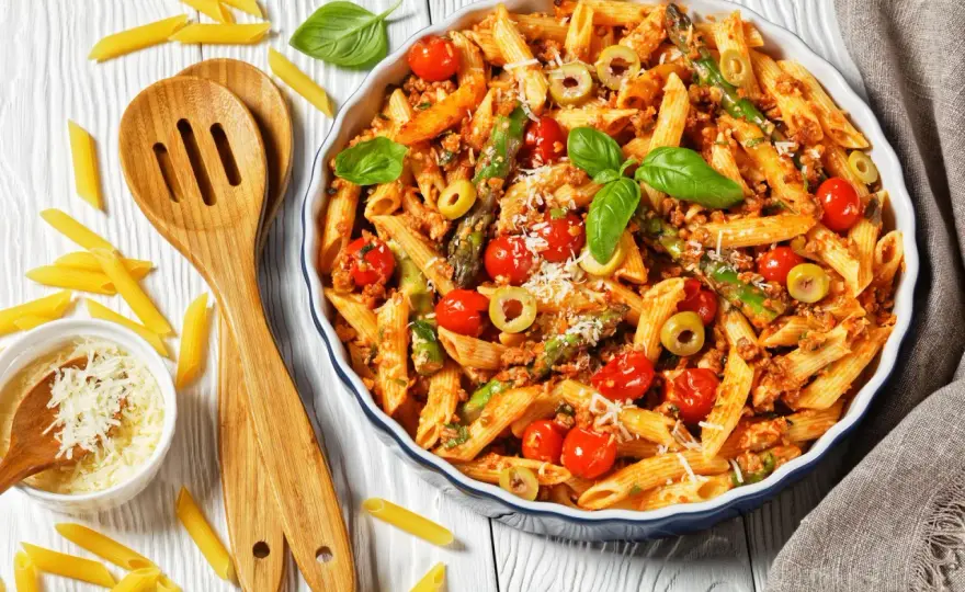 Pyszna zapiekanka z makaronem penne, którą pokochasz na obiad