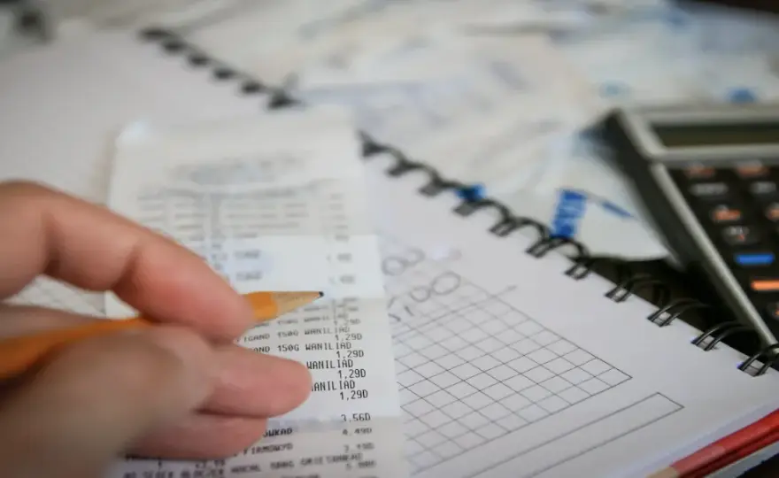 Jak skutecznie zarządzać długami i odzyskać kontrolę nad finansami?