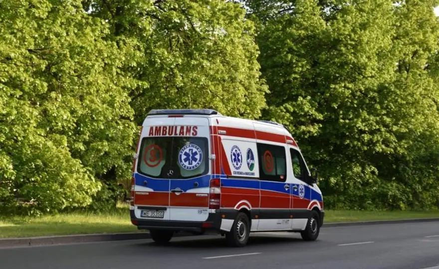 Czy można wezwać pogotowie do pijanego? Ważne informacje o pomocy