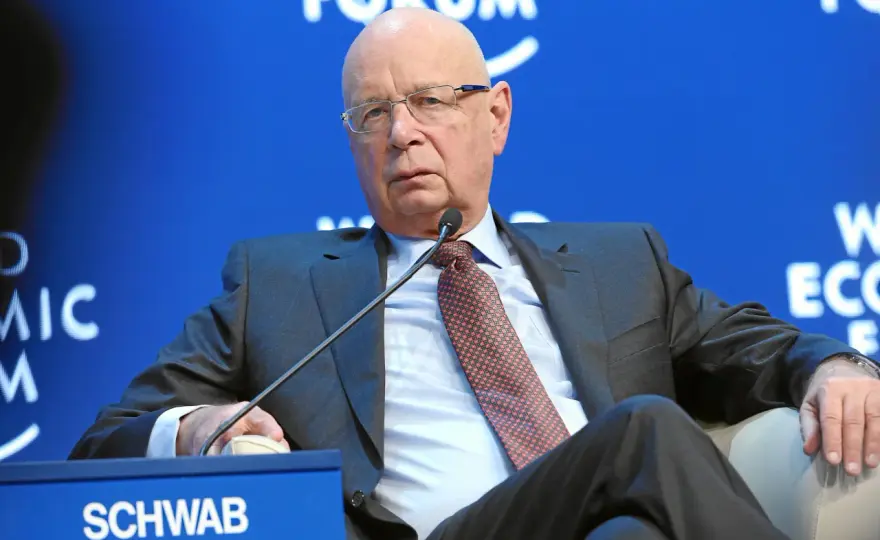 Kim jest Klaus Schwab? Kontrowersyjny twórca Światowego Forum