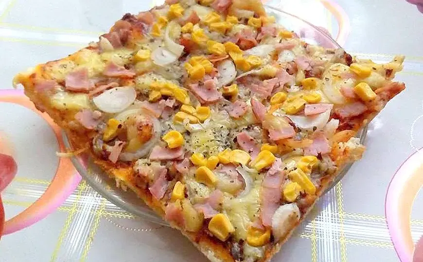  Pyszna pizza z gotowego ciasta. Jak łatwo upiec w domu?