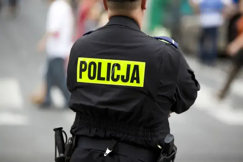 Jak sprawdzić czy policja wie gdzie pracujesz? Poznaj swoje prawa i fakty