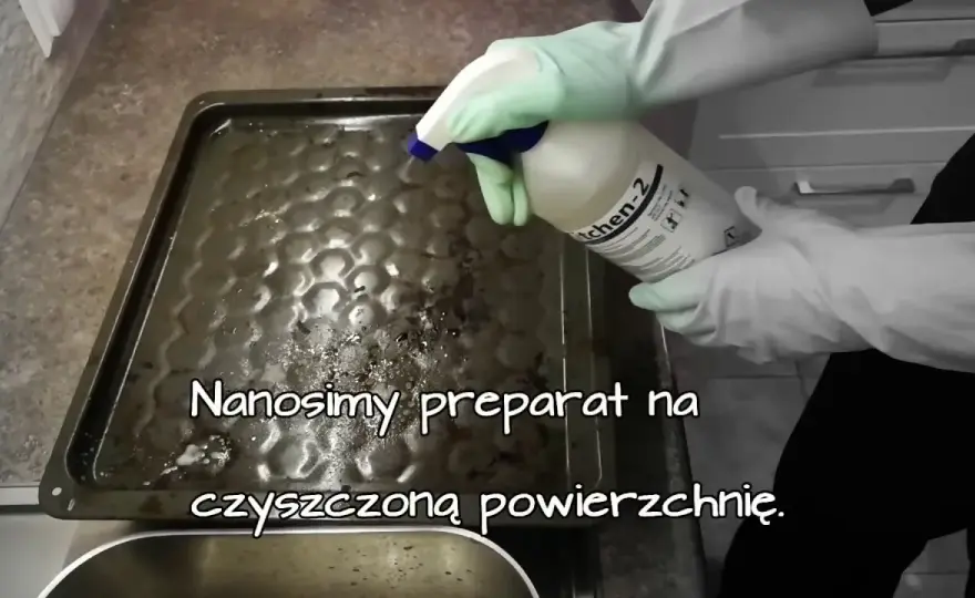 Skuteczne sposoby na to, czym czyścić przypalony piekarnik