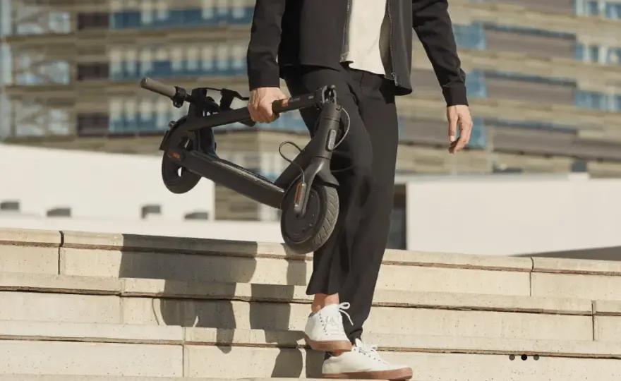 Jakie ciśnienie w oponach hulajnogi Xiaomi zapewni bezpieczeństwo?