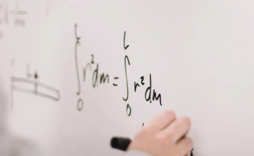 Jak spokojnie nadrobić szkolną matematykę od zera i w końcu ją zrozumieć