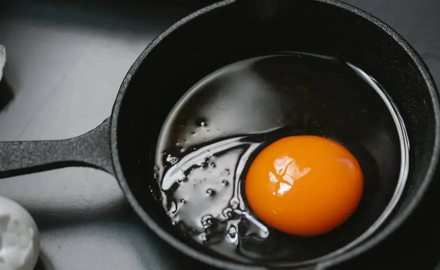 5 cech idealnej patelni na jajka! Jak wybrać najlepszą dla siebie?