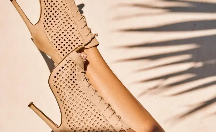 Buty bez palców: jak nosić i stylizować - 8 kluczowych porad