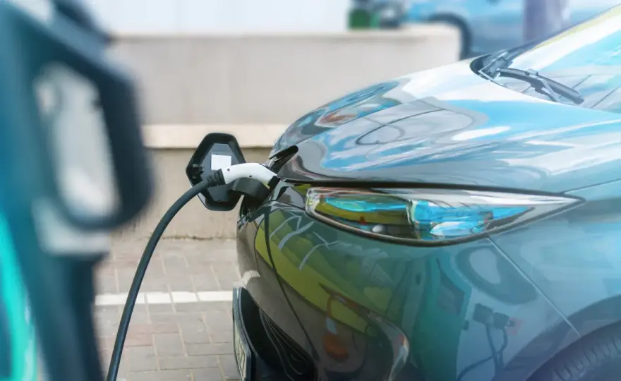 Prawdziwy koszt posiadania samochodu elektrycznego w Polsce