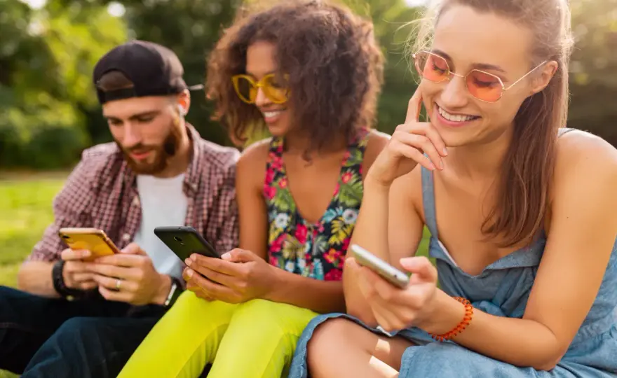 Top 5 platform do interaktywnej rozrywki dla młodych dorosłych