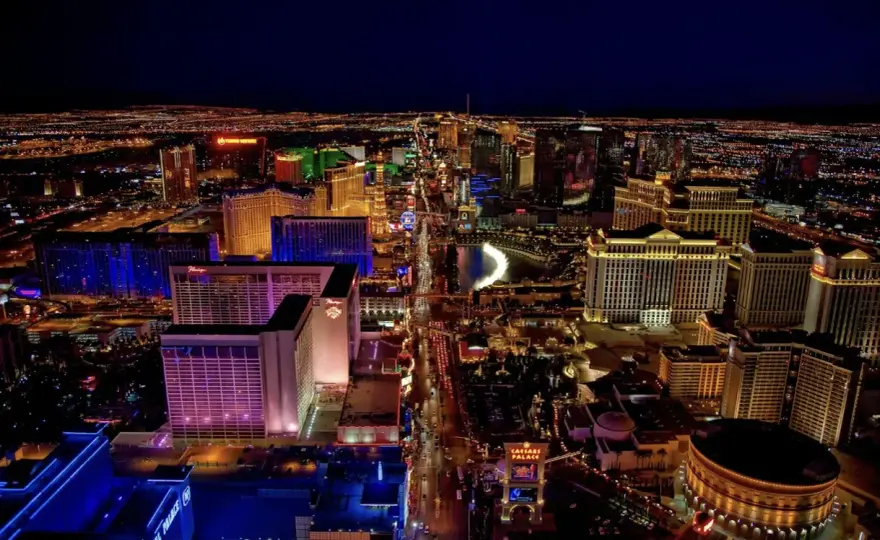 Las Vegas przez obiektyw – jak fotografować miasto kasyn i co z tych zdjęć wynika dla każdego fotografa