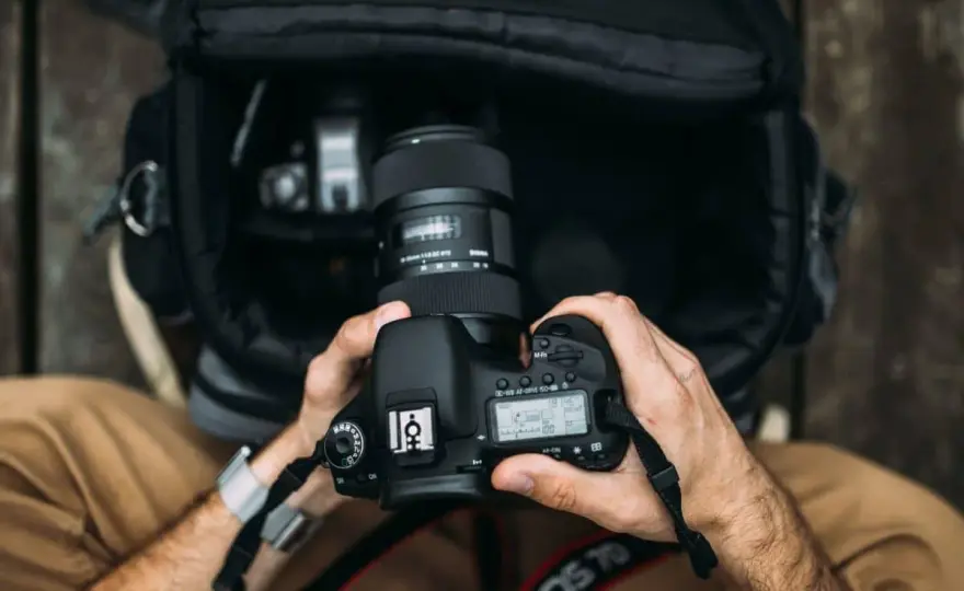 Jak wybrać idealny obiektyw stałoogniskowy – poradnik dla fotografów