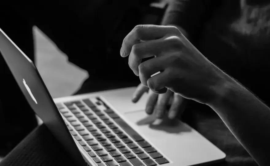 W jaki sposób zrozumieć i analizować warunki promocji różnych stron internetowych