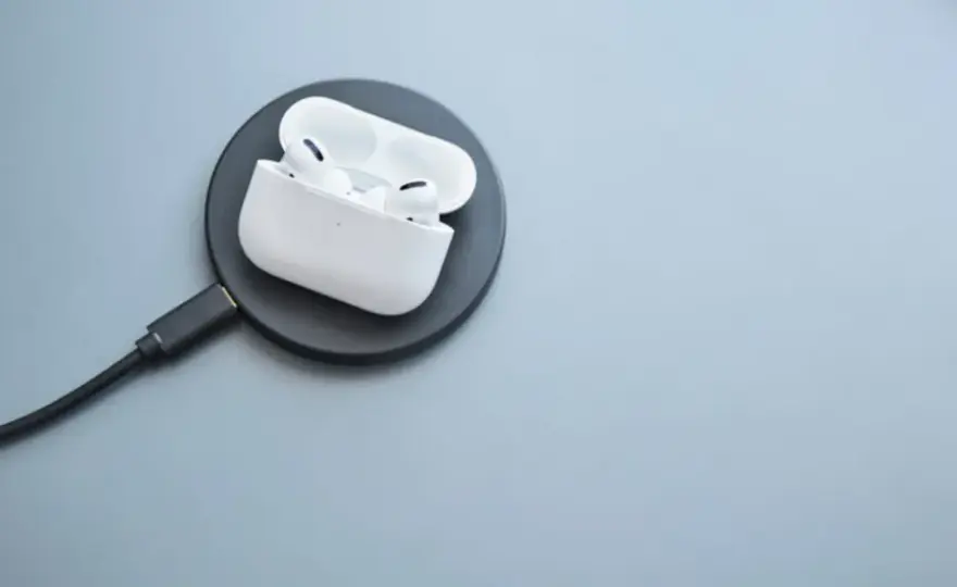 Jak ładować etui AirPods - proste metody i najczęstsze problemy