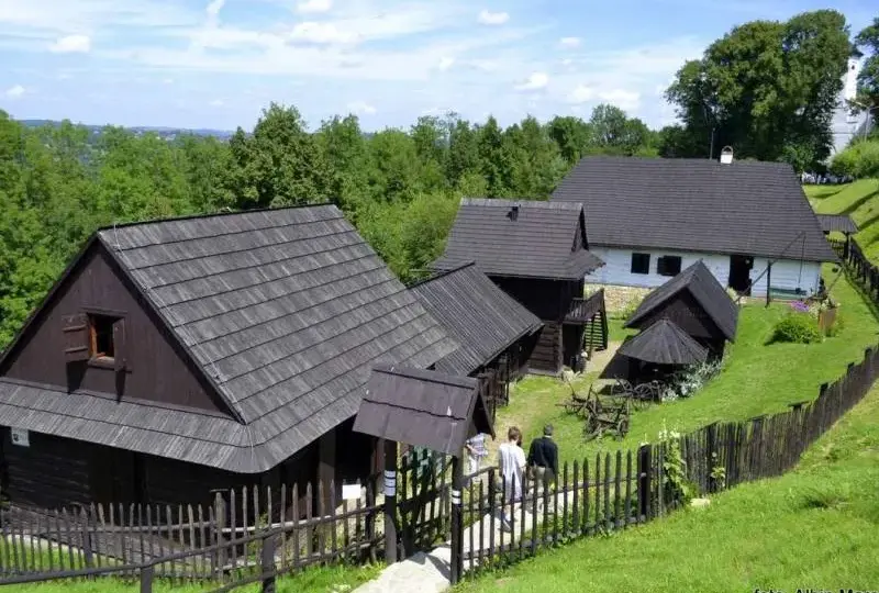 Skansen Dobczyce - odkryj tajemnice drewnianej architektury ludowej