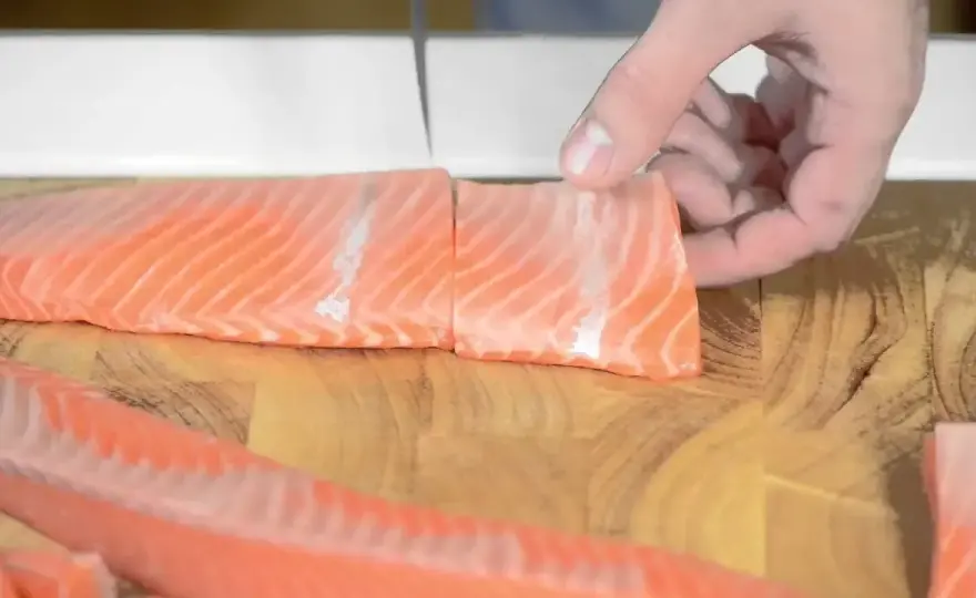 Jak pokroić łososia do sushi - uniknij błędów i zyskaj perfekcję
