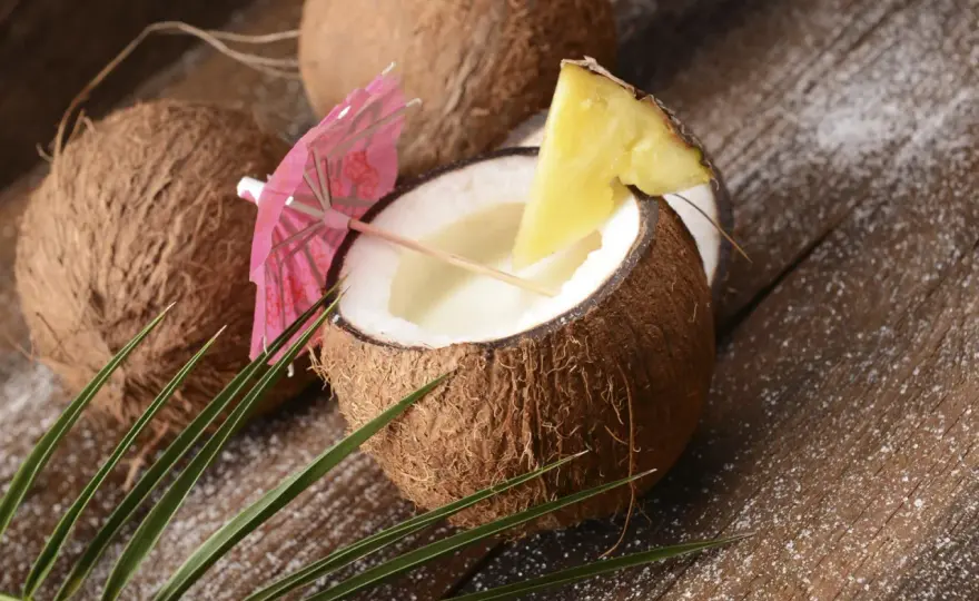 Jak przygotować orzeźwiający drink Malibu z mlekiem na lato