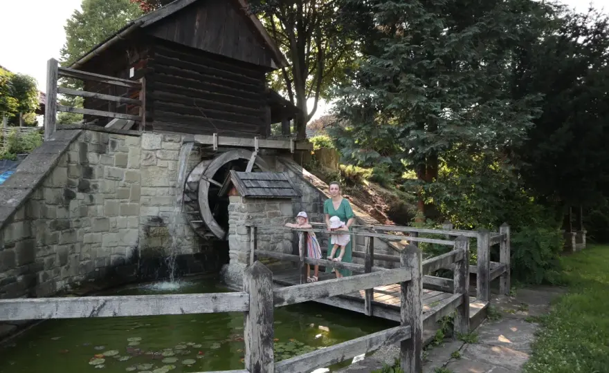 Laskowa Skansen – odkryj fascynującą historię i atrakcje regionu