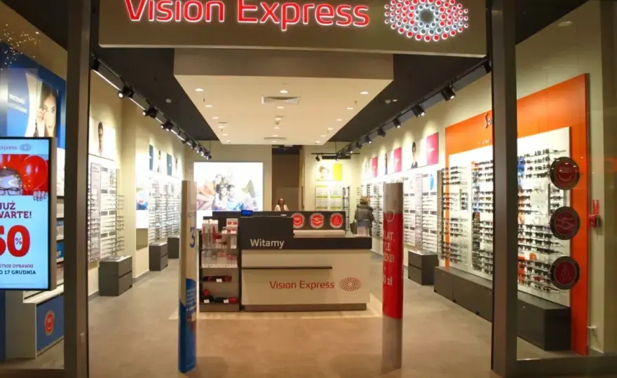 Czy w Vision Express jest okulista? Sprawdź, co oferują specjaliści