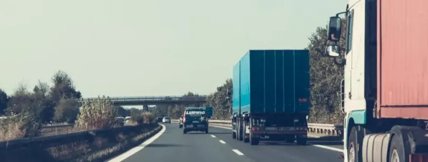 Na czym polega praca spedytora? Kluczowe zadania i wyzwania w logistyce