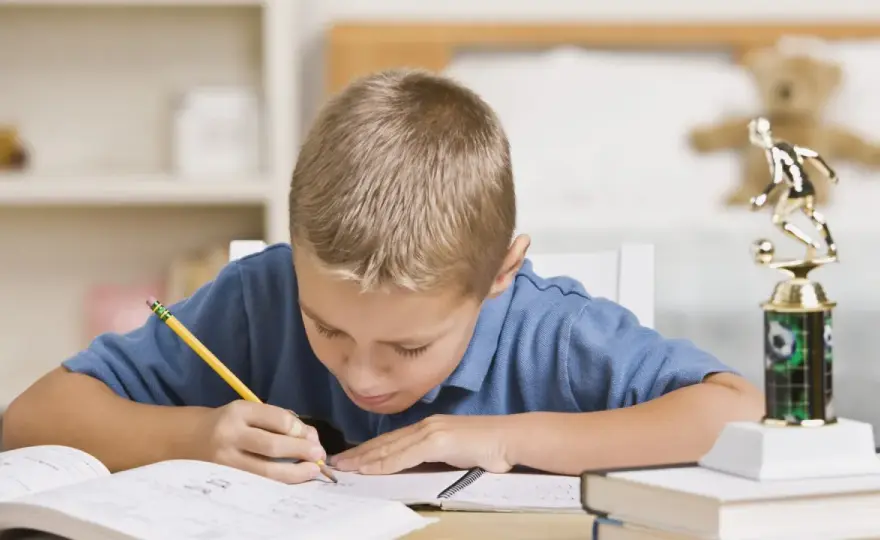 Czym jest szkoła w chmurze? Definicja, korzyści i wady nowoczesnej edukacji