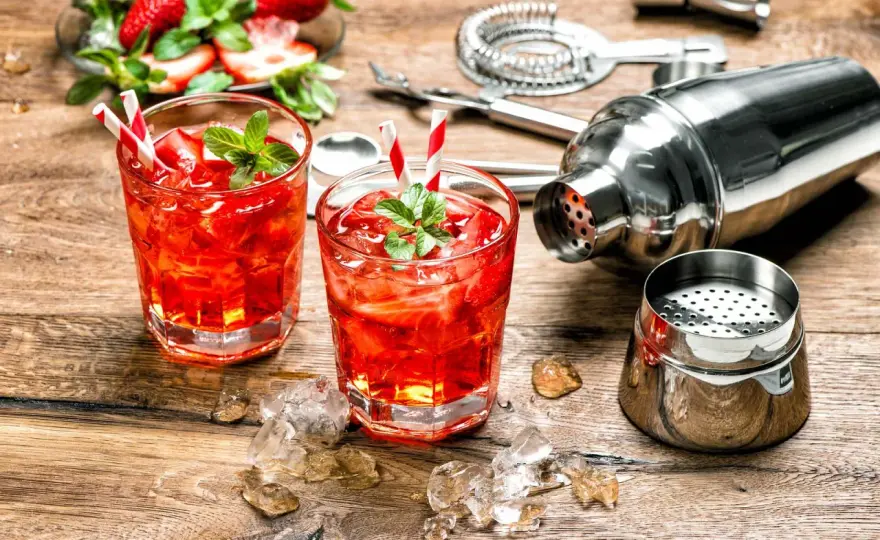 Jaki shaker do drinków wybrać? Odkryj najlepsze opcje dla siebie