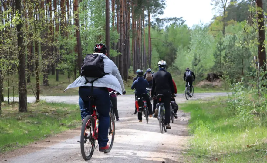 Ile naprawdę spalasz kalorii jadąc 30 km na rowerze? Poznaj prawdę